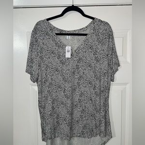 Soft/comfy/semi dressy top. From Old Navy. Size XL.